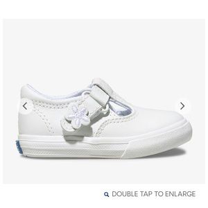 Keds Daphne T-strap leather sneaker -size 4M